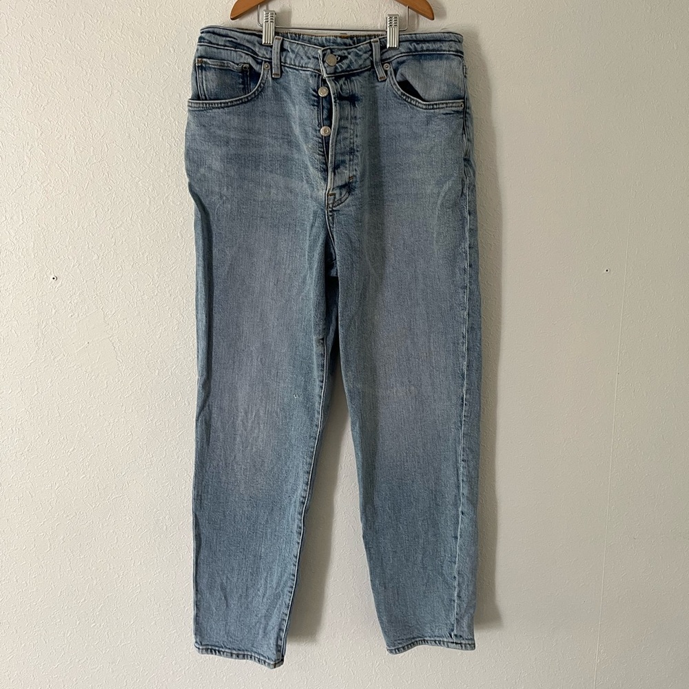 H&M Ultra High Waist Mom Jean
